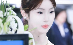 他撕开我奶罩揉吮我奶头